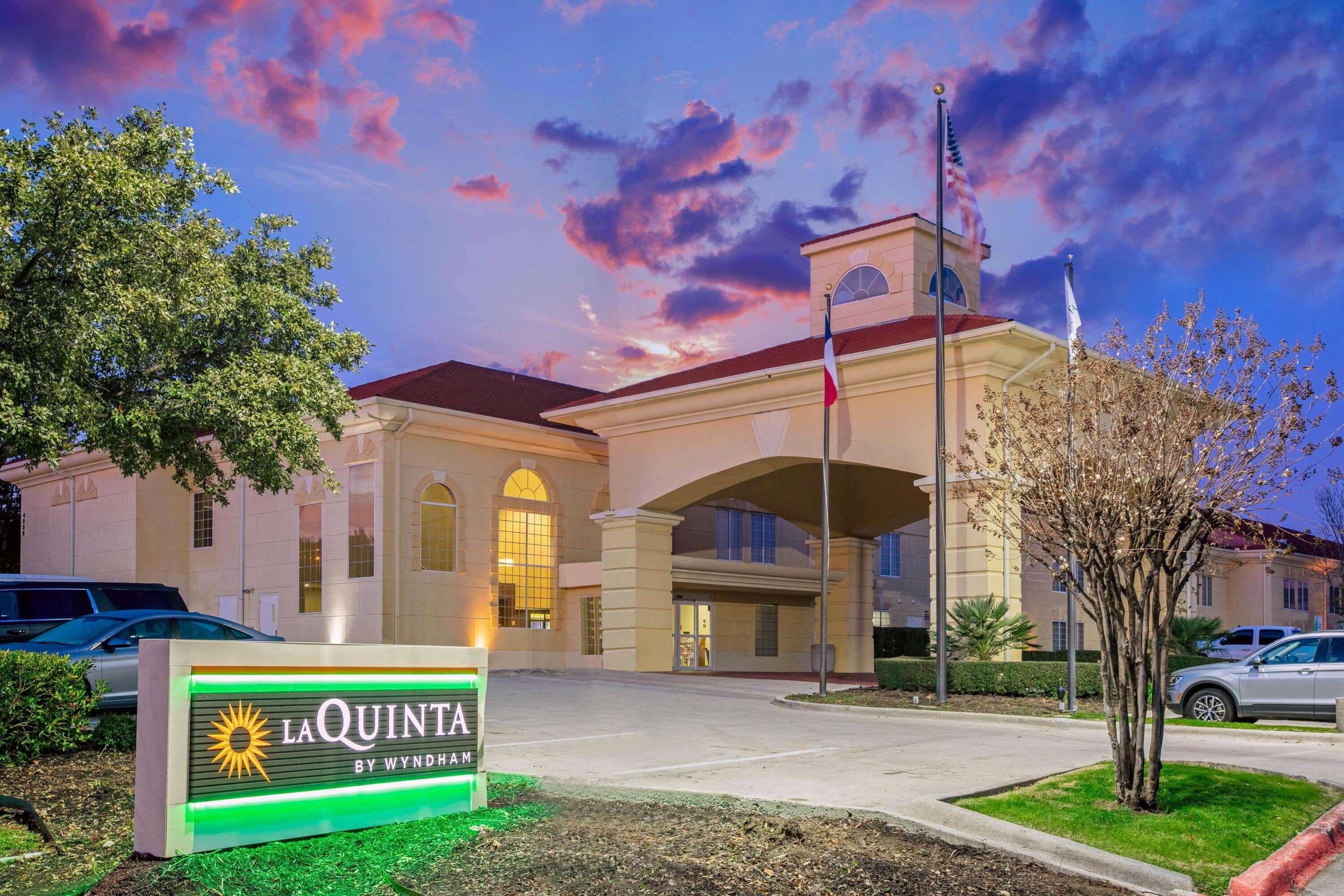 La Quinta By Wyndham Dallas - Las Colinas Hotell Irving Exteriör bild